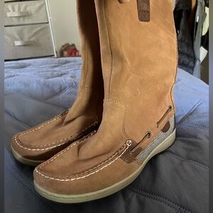 Sperry Sandfish pull on suede leather boots.  Worn twice, great condition Sz 8.5